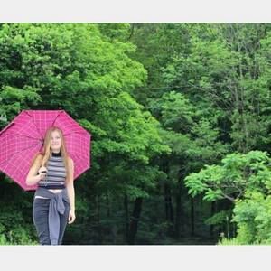 Meet your Posher, Cassandra